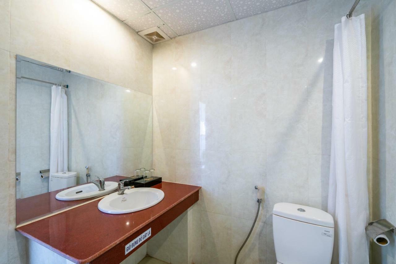 Oyo 375 Hoa Binh Hotel Da Nang Esterno foto