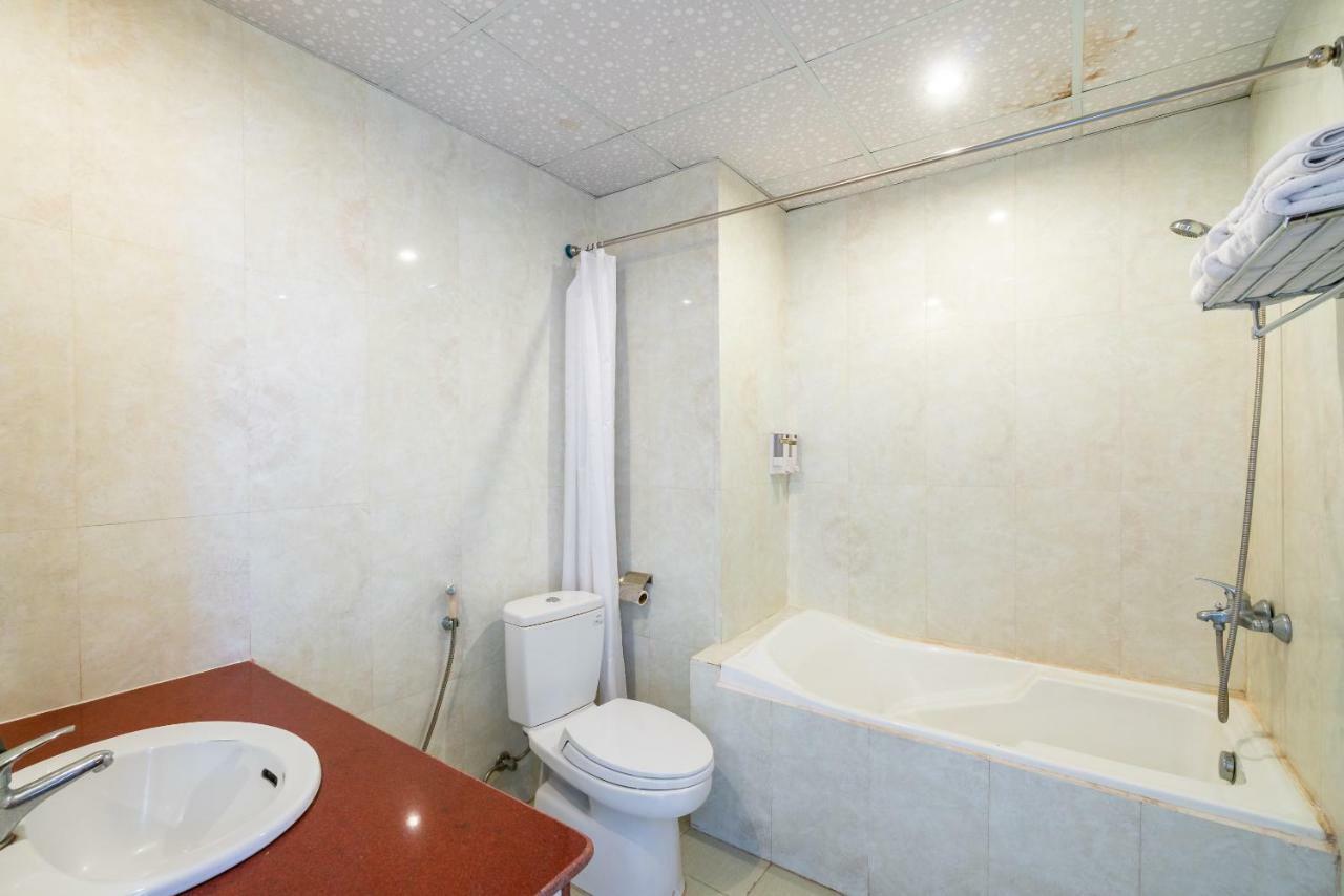 Oyo 375 Hoa Binh Hotel Da Nang Esterno foto